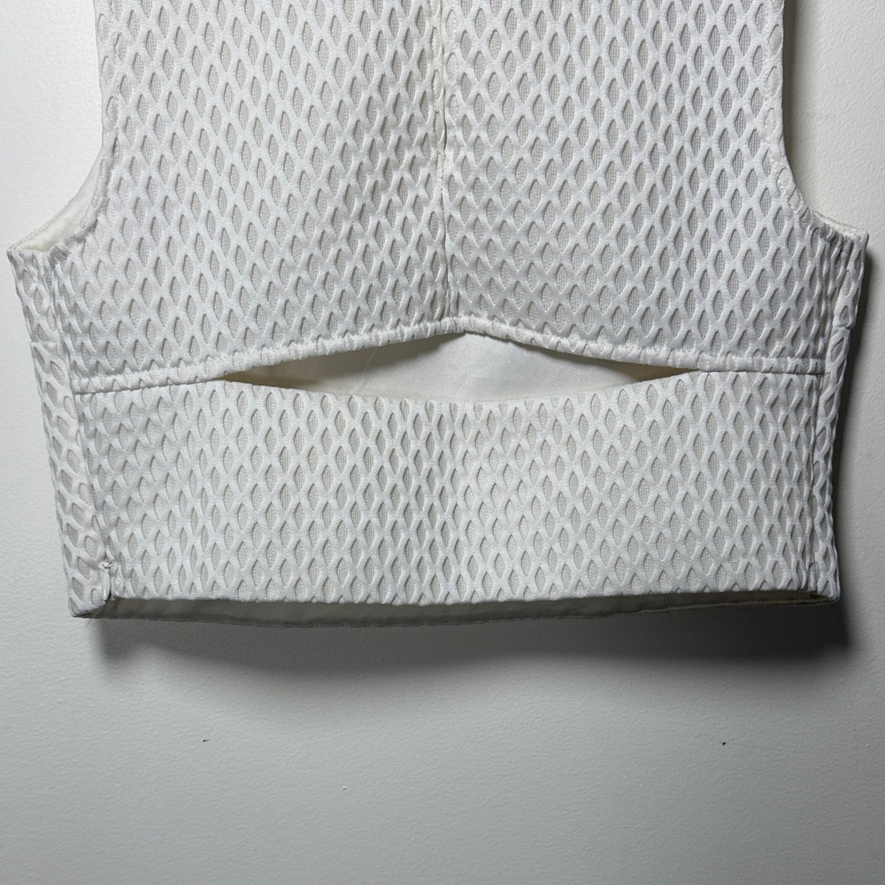 Express White Textured Sleeveless Back Slit Crop Top - Picture 11 of 13